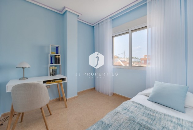 Segunda mano - Apartamento / piso -
Jacarilla - Inland