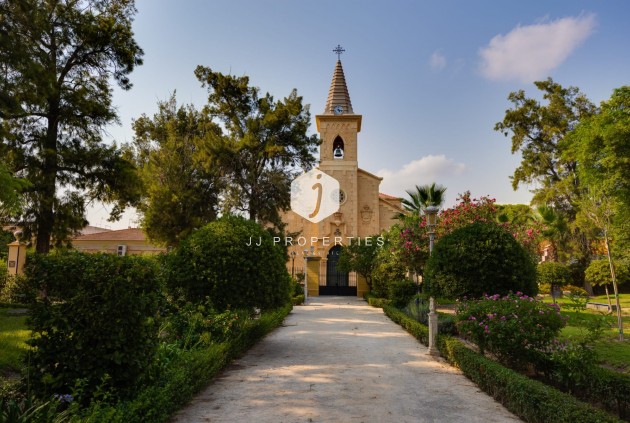 Segunda mano - Apartamento / piso -
Jacarilla - Inland