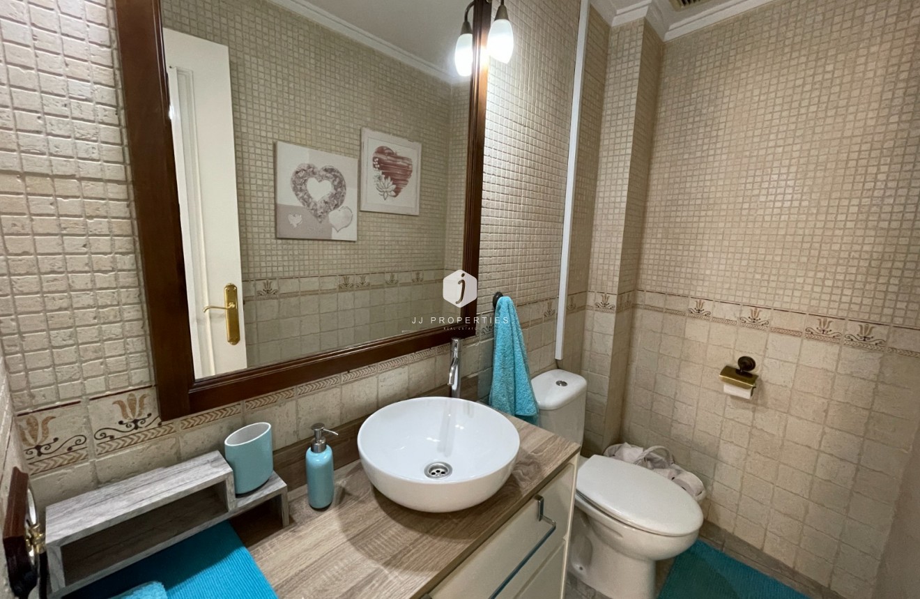 Segunda mano - Ático -
Almoradí - Inland