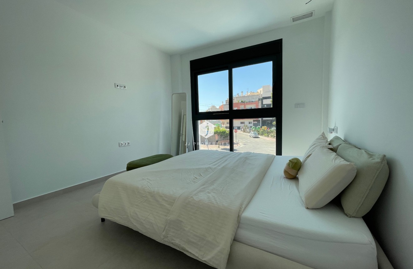 Aus zweiter Hand - Villa -
Formentera del Segura - Costa Blanca