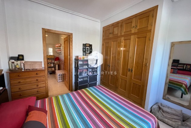 D'occasion - Villa -
Bigastro - Inland