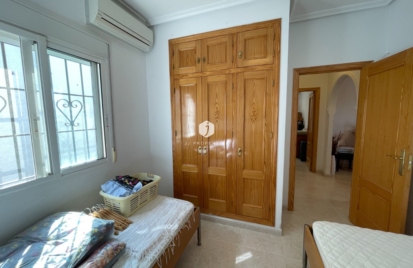 D'occasion - Villa -
Bigastro - Inland