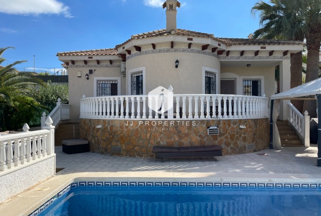 D'occasion - Villa -
Bigastro - Inland