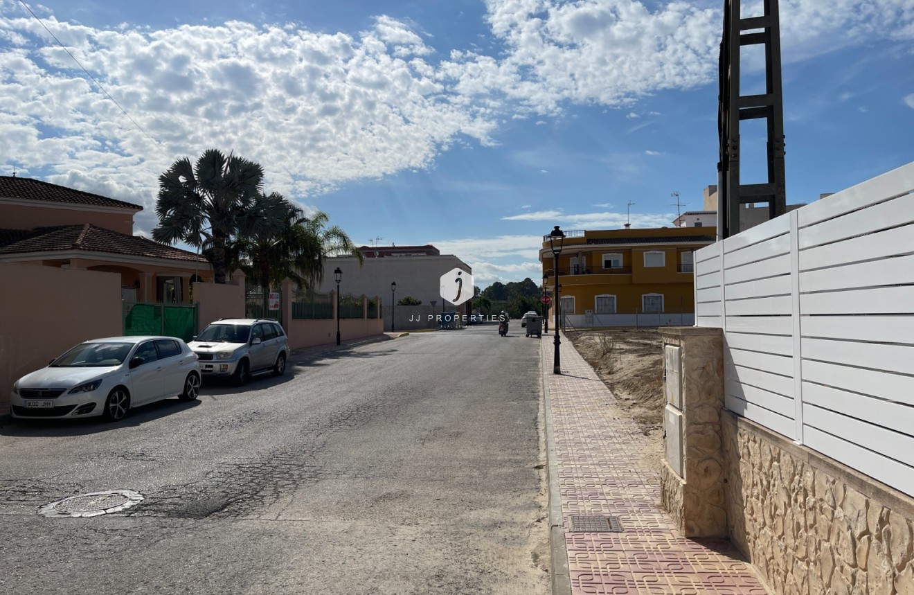 Segunda mano - Chalet -
Jacarilla - Inland