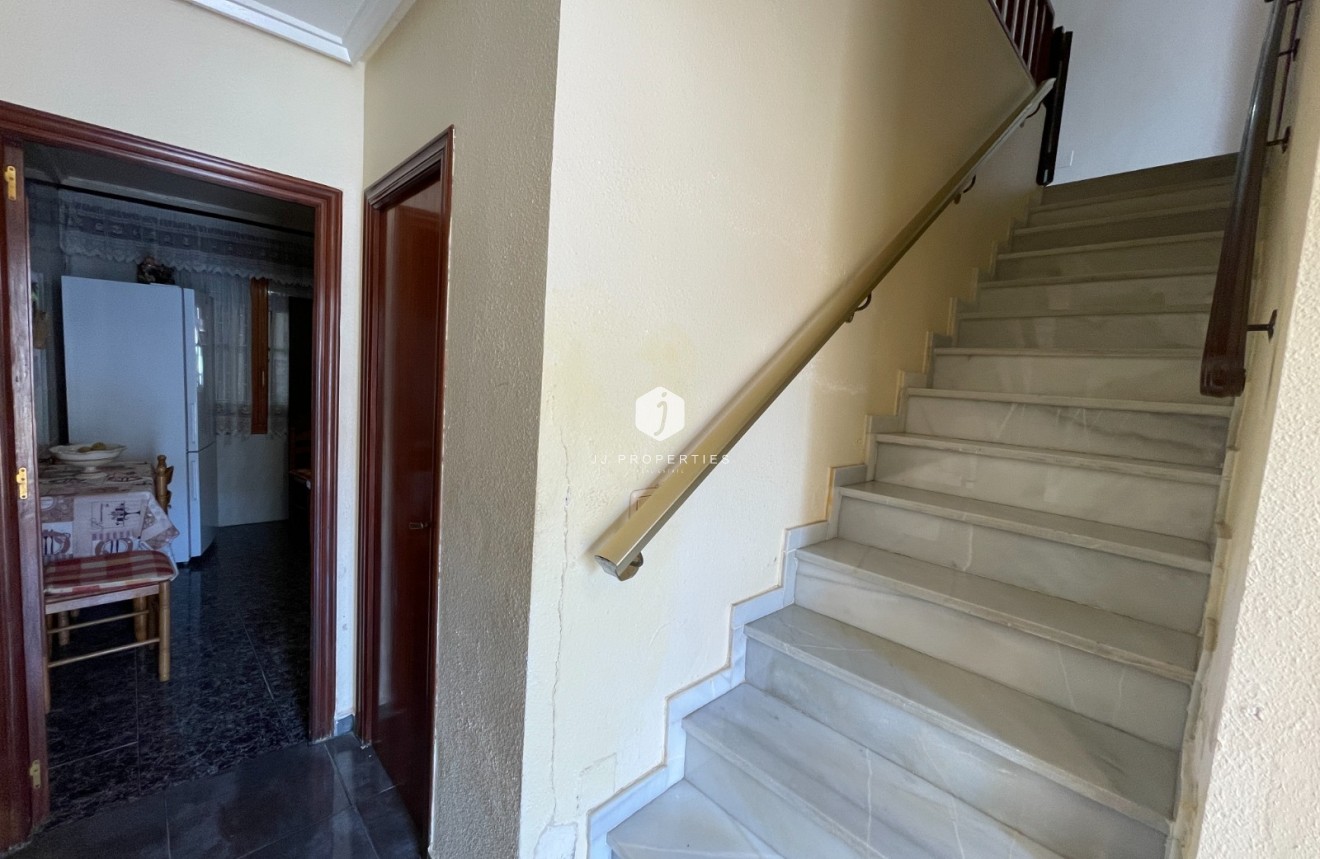 Segunda mano - Chalet -
Jacarilla - Inland