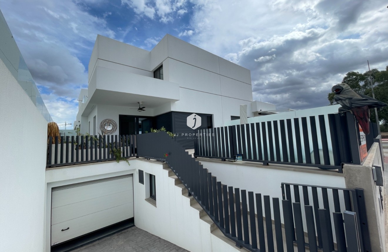 Segunda mano - Villa -
Dolores - Costa Blanca