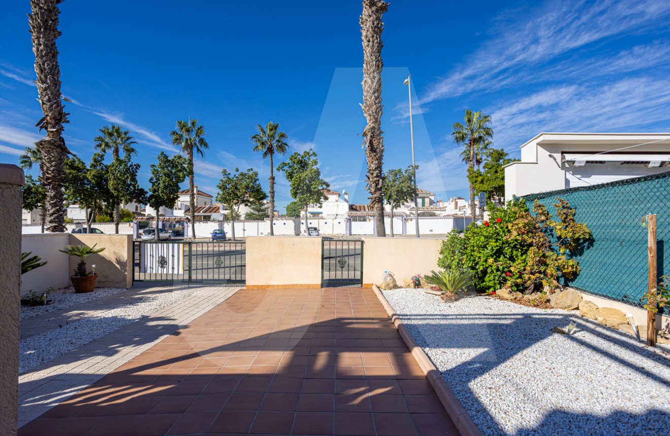 Tweedehands - Villa -
Guardamar del Segura - El Raso