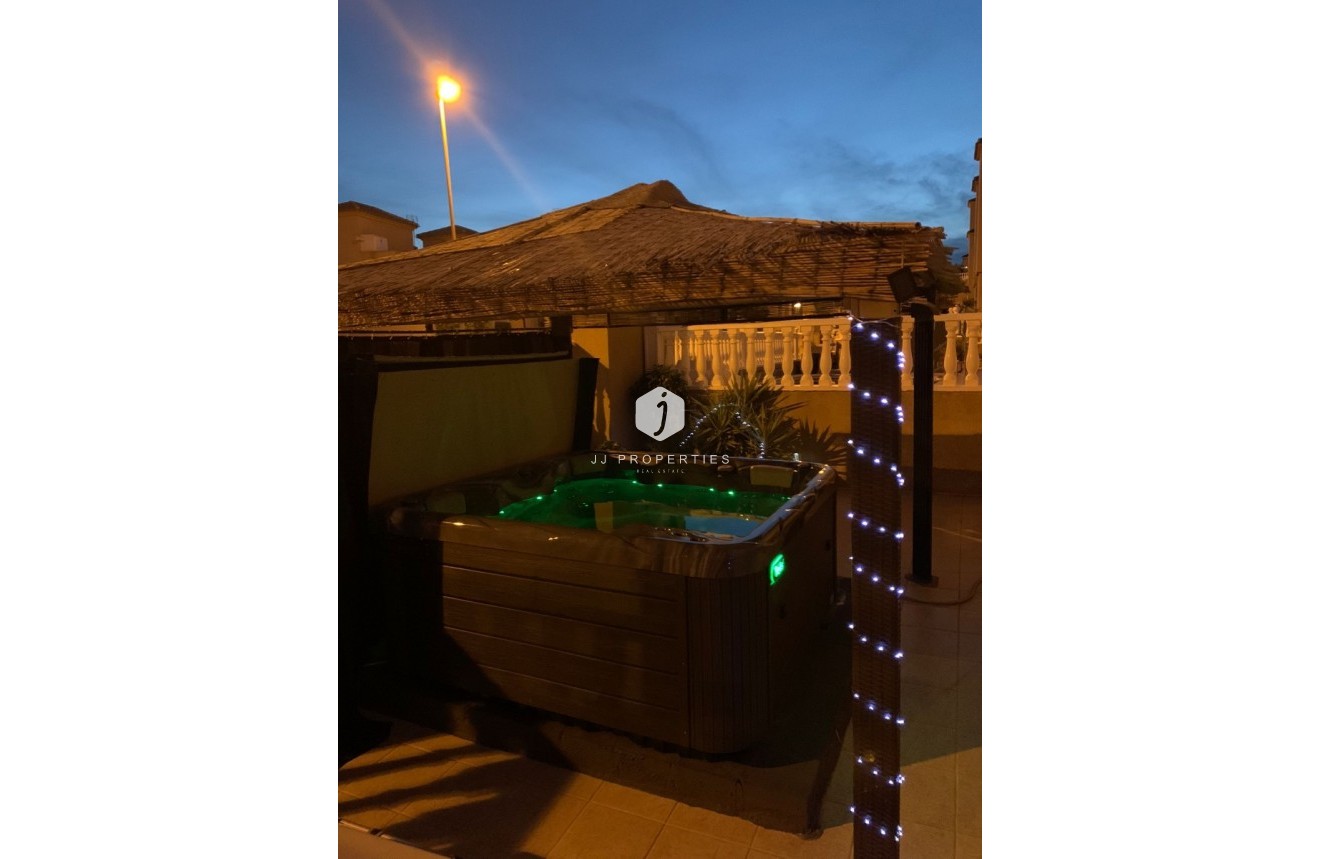 Tweedehands - Chalet -
Orihuela Costa - Costa Blanca