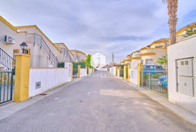 Segunda mano - Villa -
Los Montesinos - Costa Blanca