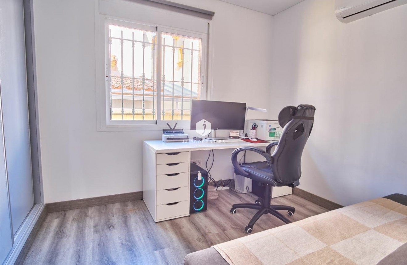 Segunda mano - Villa -
Los Montesinos - Costa Blanca