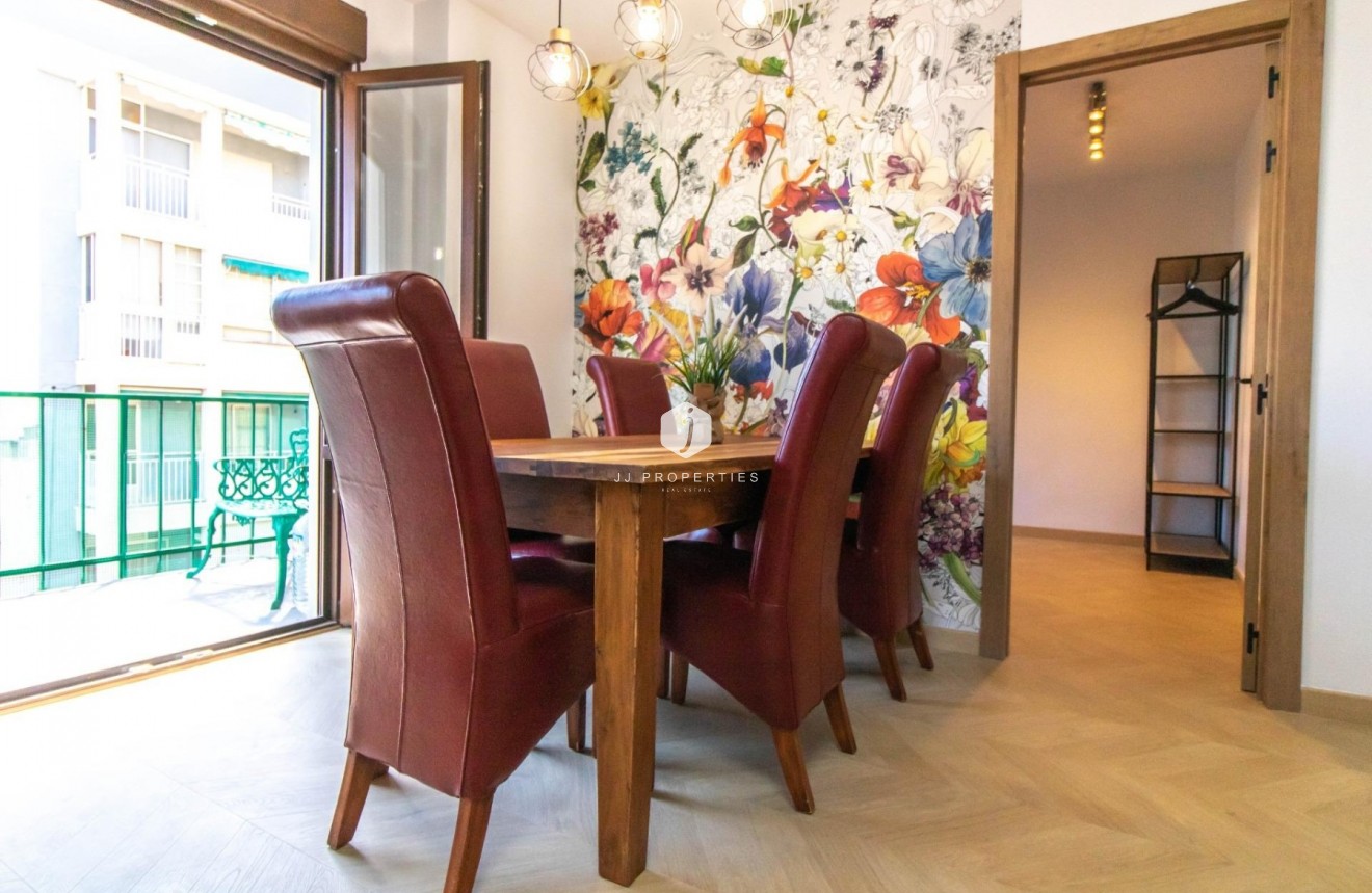 D'occasion - Appartement -
Torrevieja - Costa Blanca