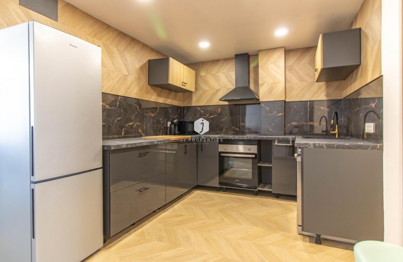 D'occasion - Appartement -
Torrevieja - Costa Blanca