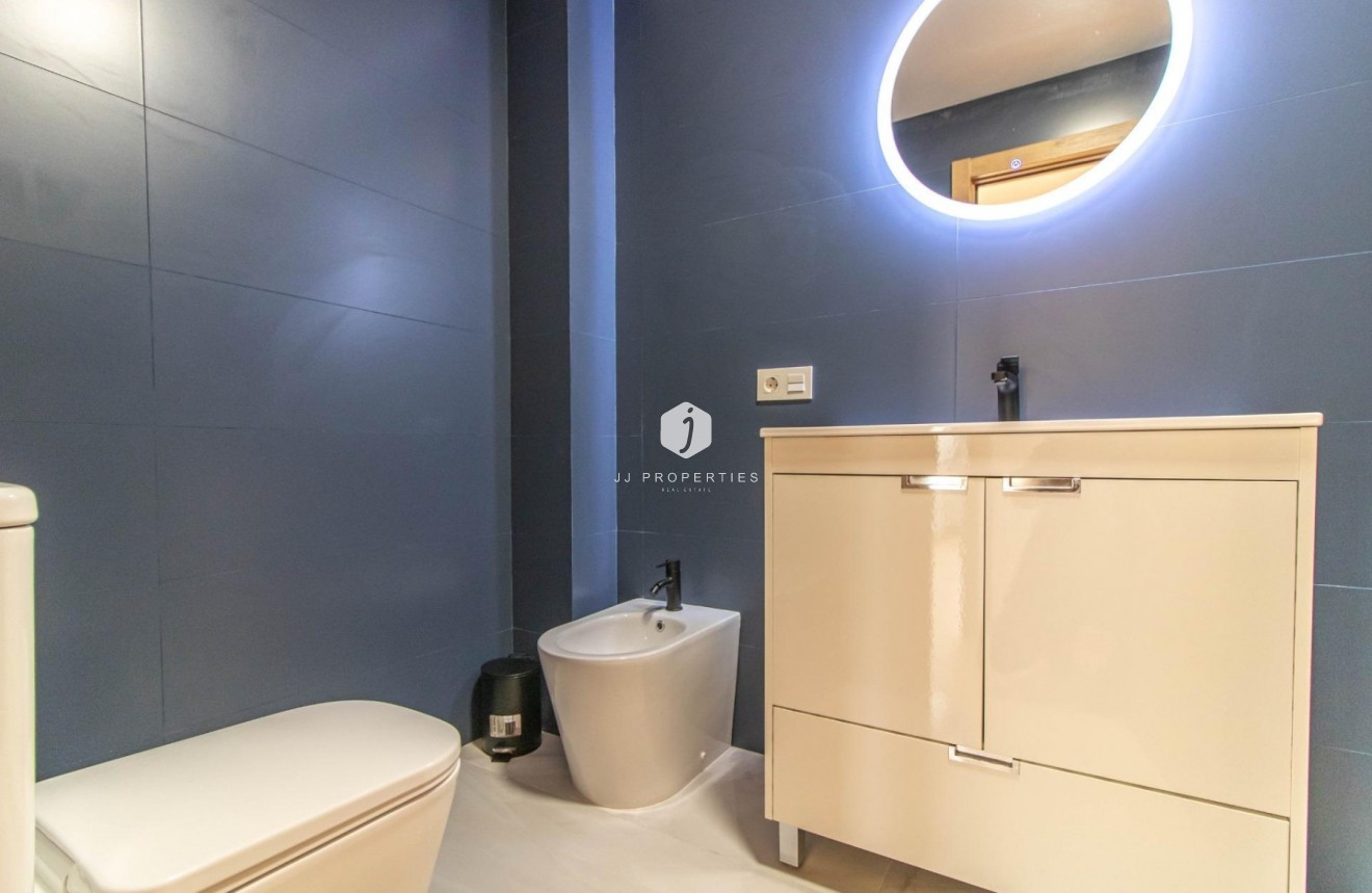 D'occasion - Appartement -
Torrevieja - Costa Blanca