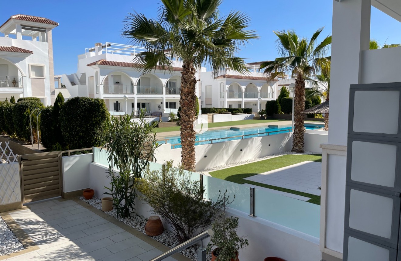 D'occasion - Appartement -
Rojales - Inland