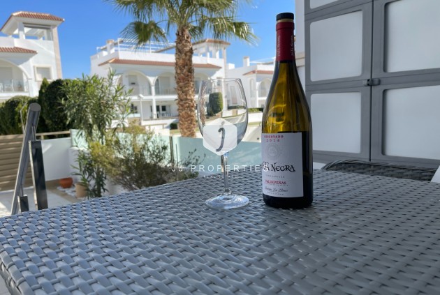 D'occasion - Appartement -
Rojales - Inland