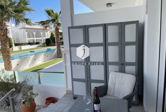 D'occasion - Appartement -
Rojales - Inland