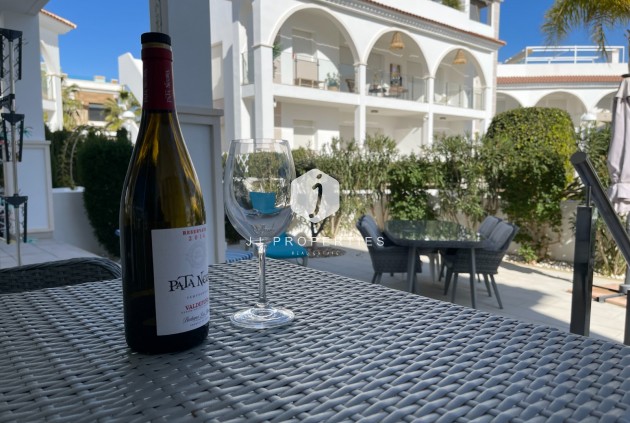 D'occasion - Appartement -
Rojales - Inland