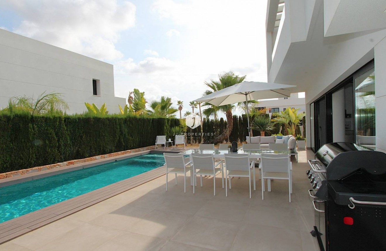 Segunda mano - Villa -
Rojales - Inland