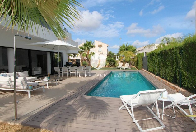 Segunda mano - Villa -
Rojales - Inland