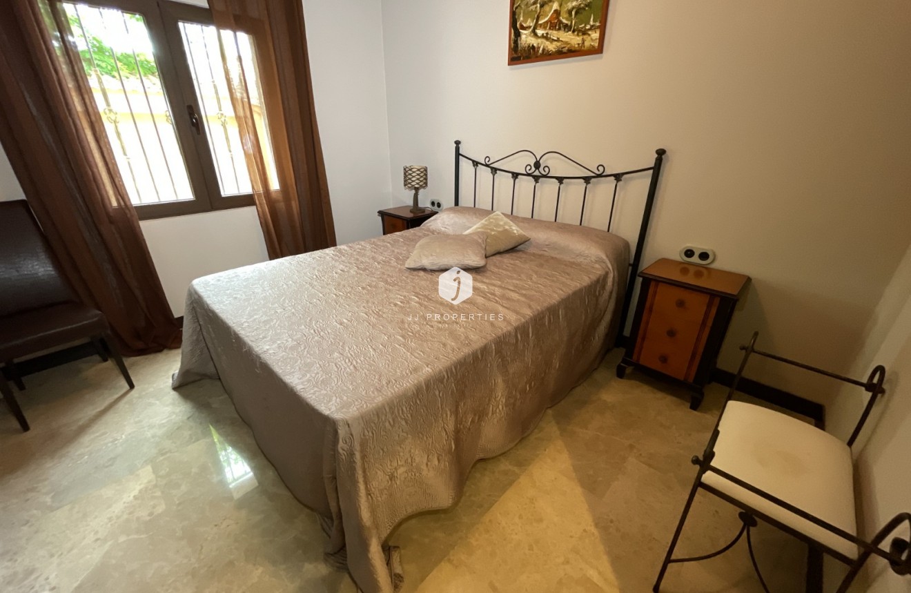 Segunda mano - Villa -
Rojales - Inland