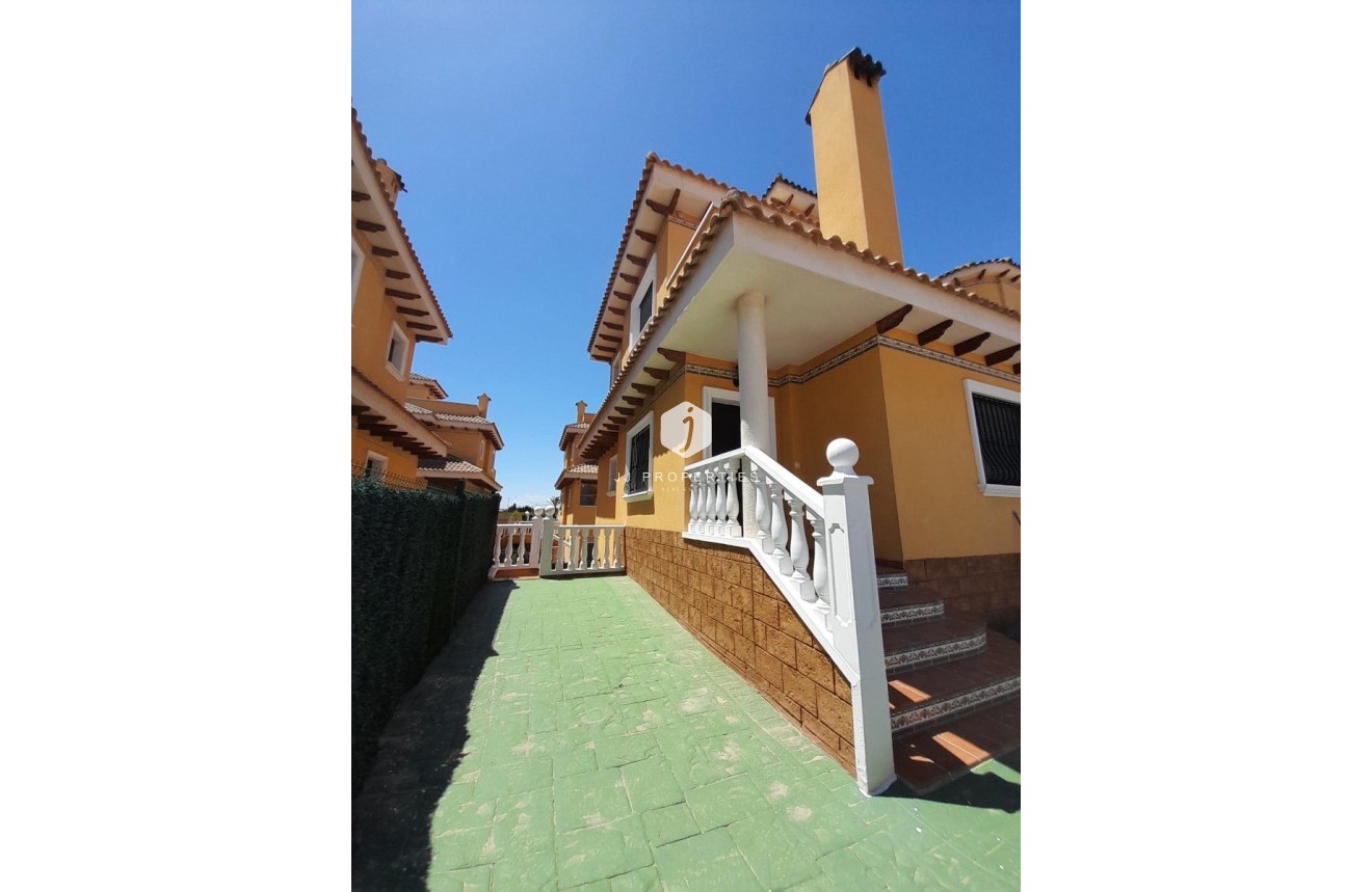 Segunda mano - Villa -
Ciudad Quesada - Costa Blanca