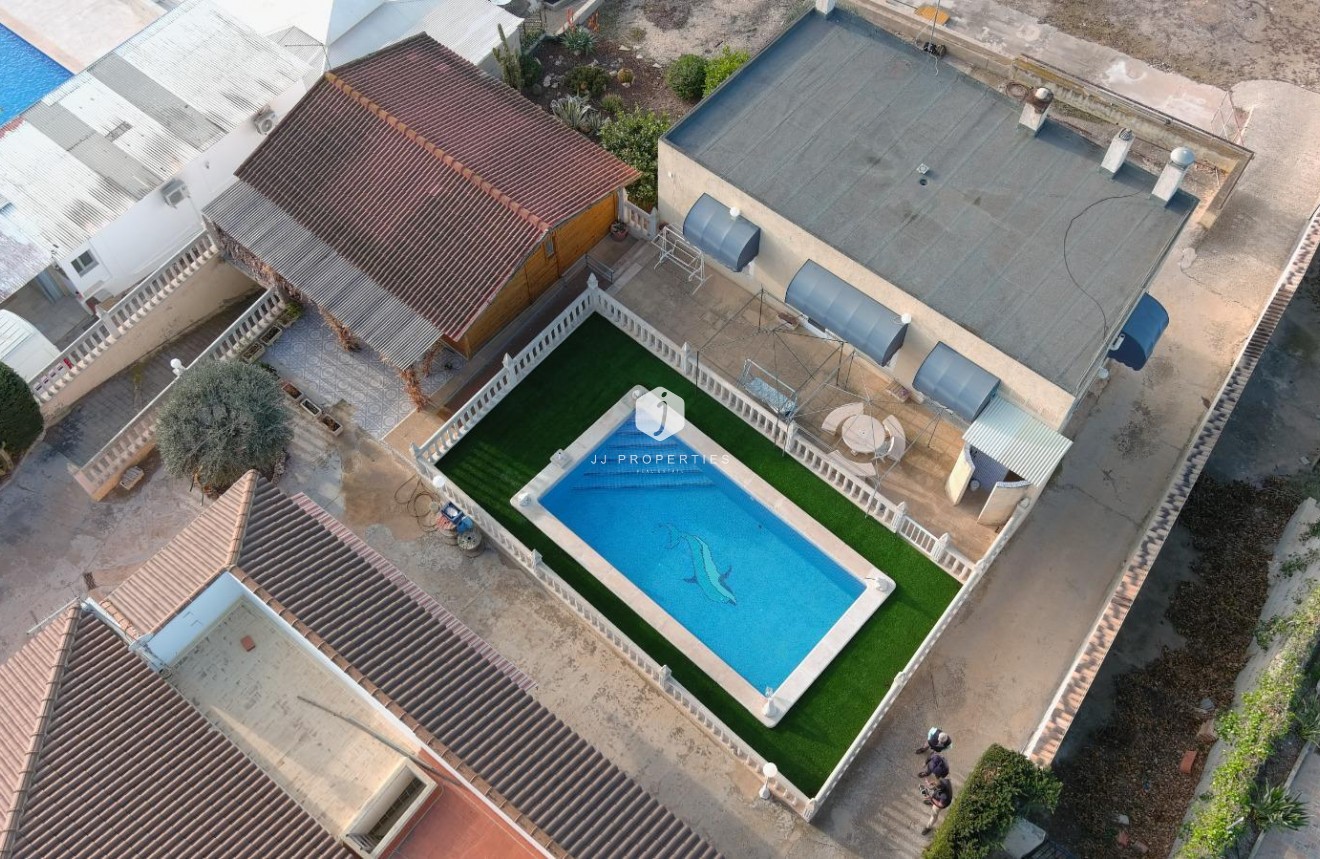 D'occasion - Villa -
Albatera - Inland