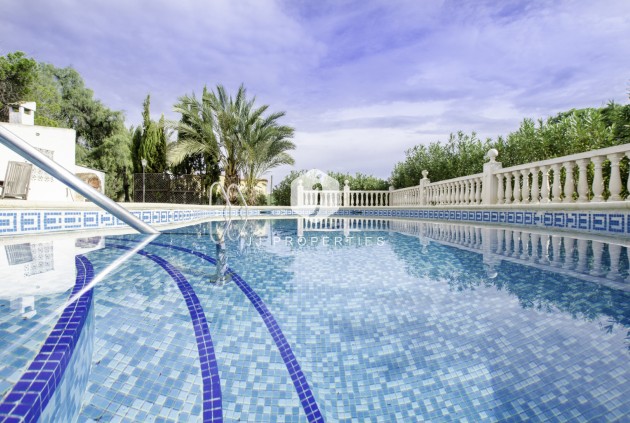 Segunda mano - Villa -
Albatera - Inland