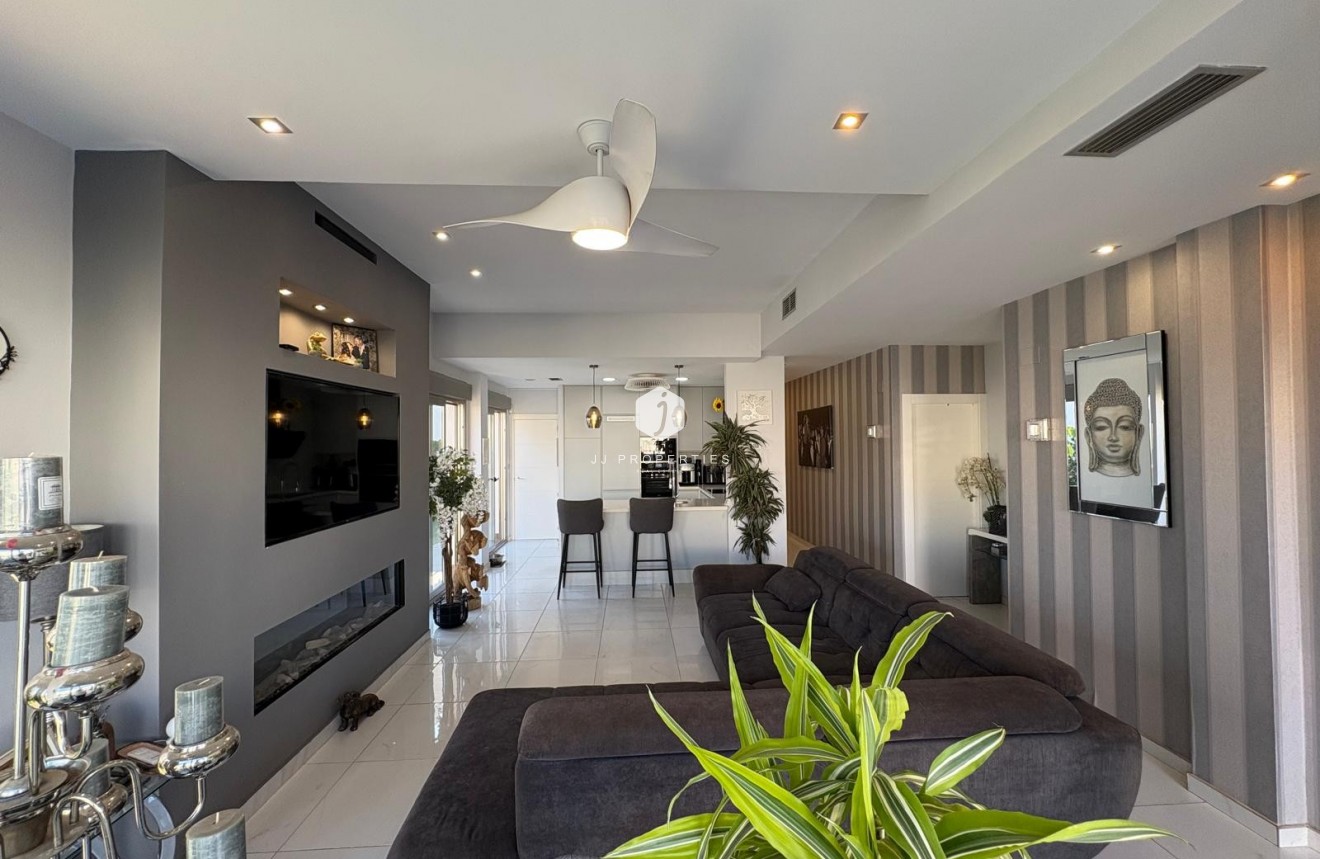 Aus zweiter Hand - Villa -
Orihuela Costa - Costa Blanca