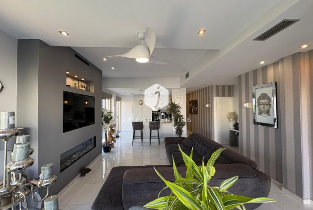 Aus zweiter Hand - Villa -
Orihuela Costa - Costa Blanca