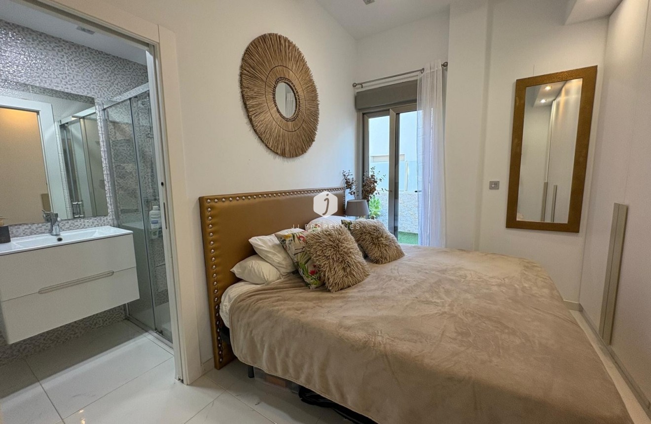 Aus zweiter Hand - Villa -
Orihuela Costa - Costa Blanca