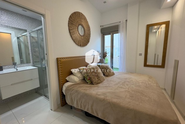 Aus zweiter Hand - Villa -
Orihuela Costa - Costa Blanca