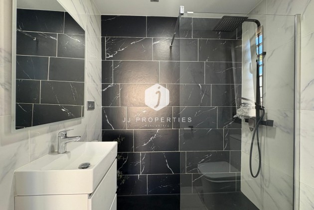 Aus zweiter Hand - Villa -
Orihuela Costa - Costa Blanca