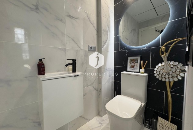 Aus zweiter Hand - Villa -
Orihuela Costa - Costa Blanca