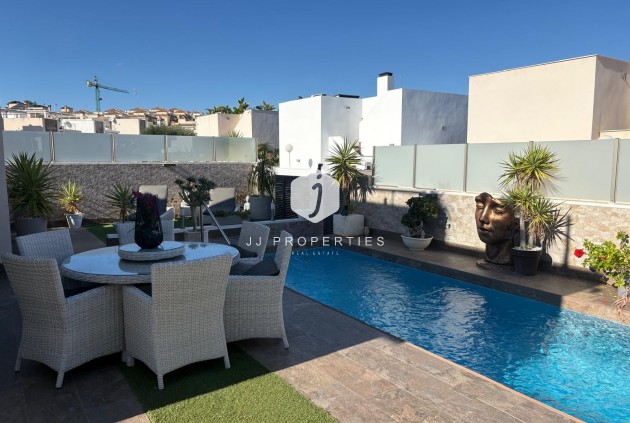 Aus zweiter Hand - Villa -
Orihuela Costa - Costa Blanca