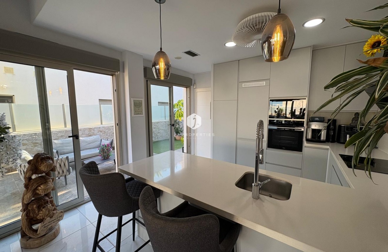 Aus zweiter Hand - Villa -
Orihuela Costa - Costa Blanca