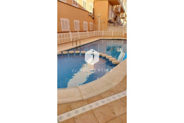 Segunda mano - Apartamento / piso -
Torrevieja - La Mata