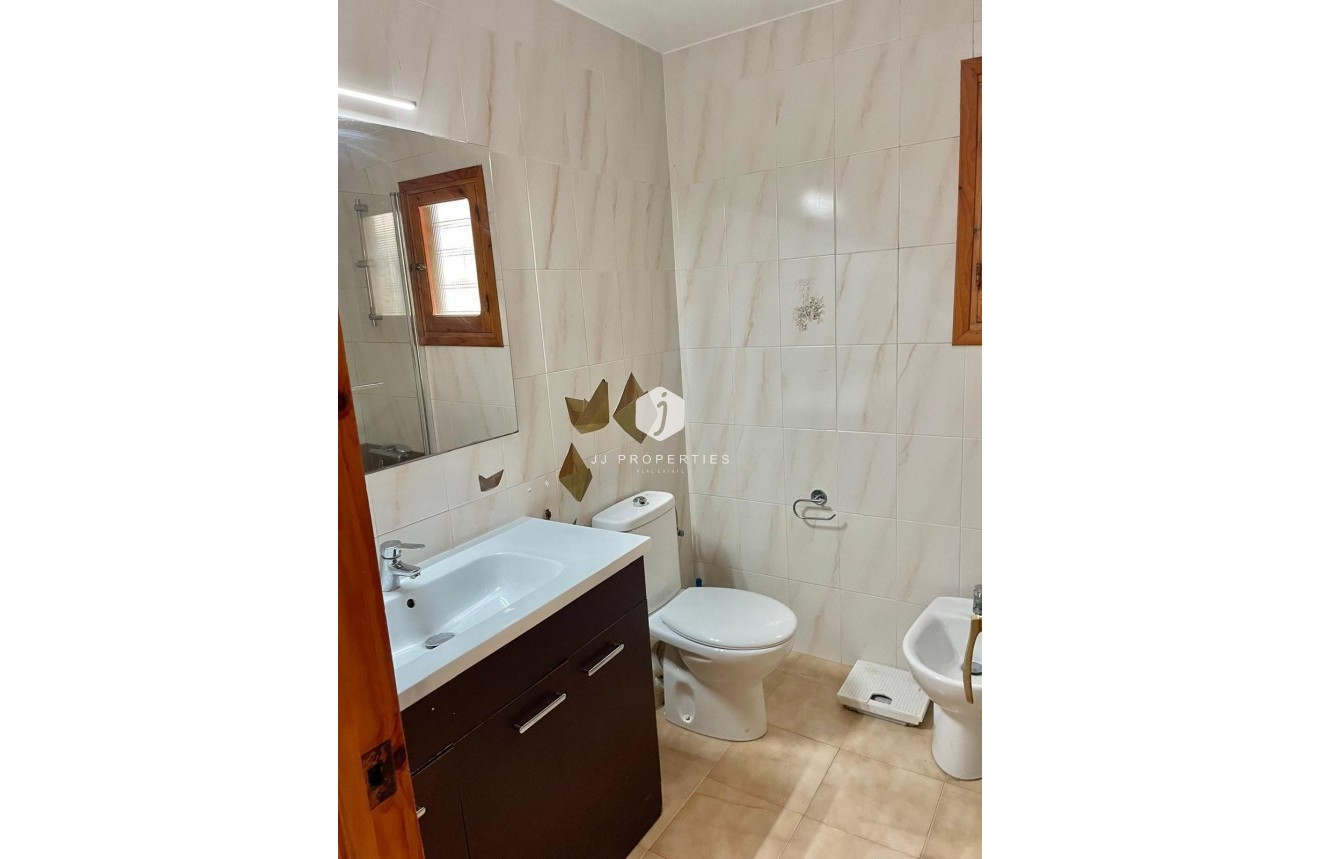 Segunda mano - Apartamento / piso -
Torrevieja - Playa de los Locos
