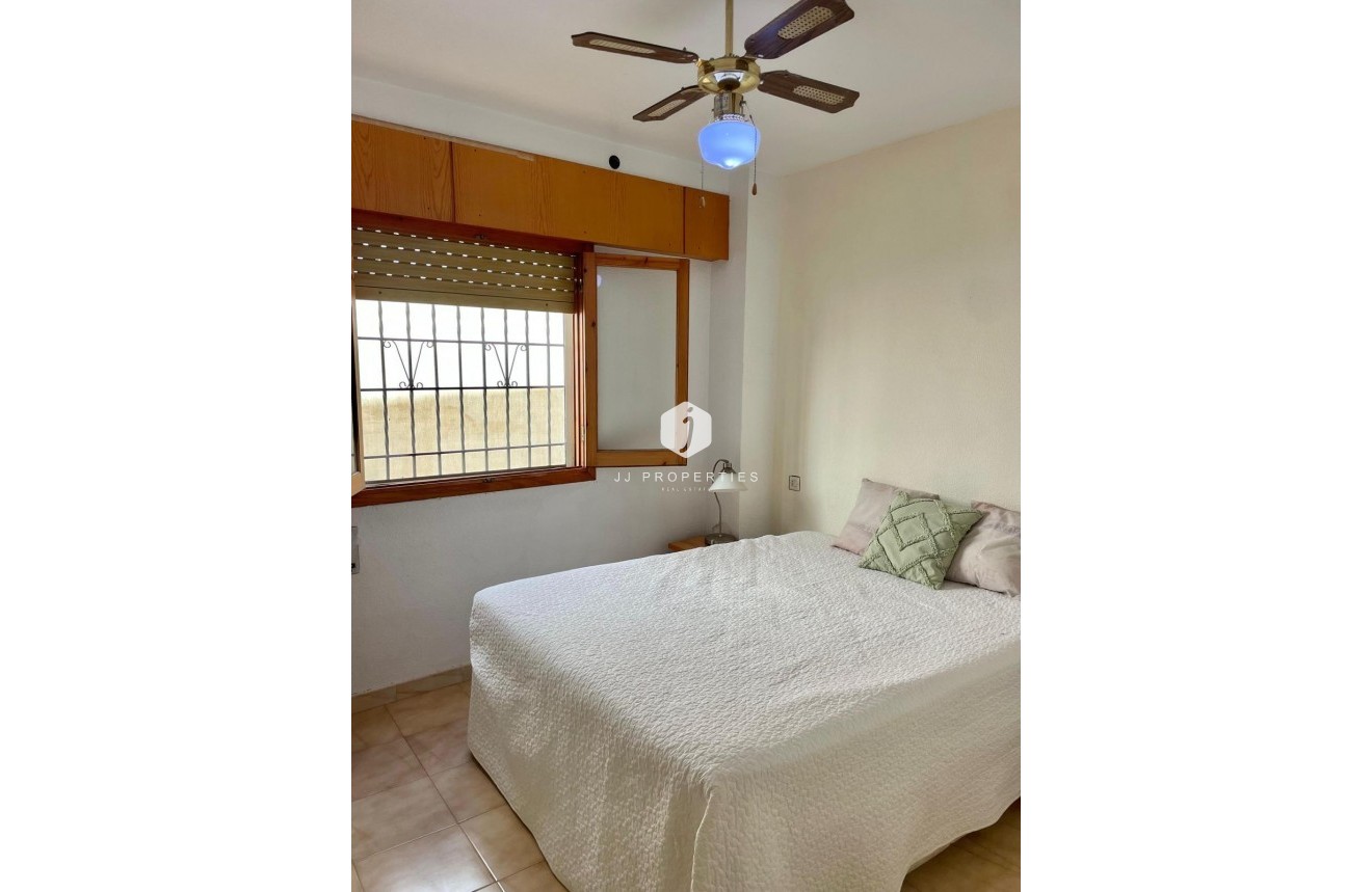 Segunda mano - Apartamento / piso -
Torrevieja - Playa de los Locos