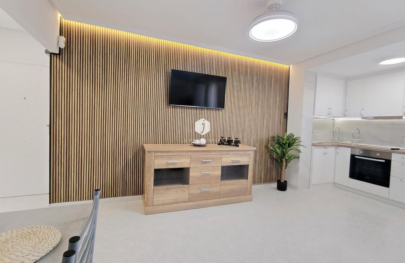 Segunda mano - Apartamento / piso -
Torrevieja - El molino