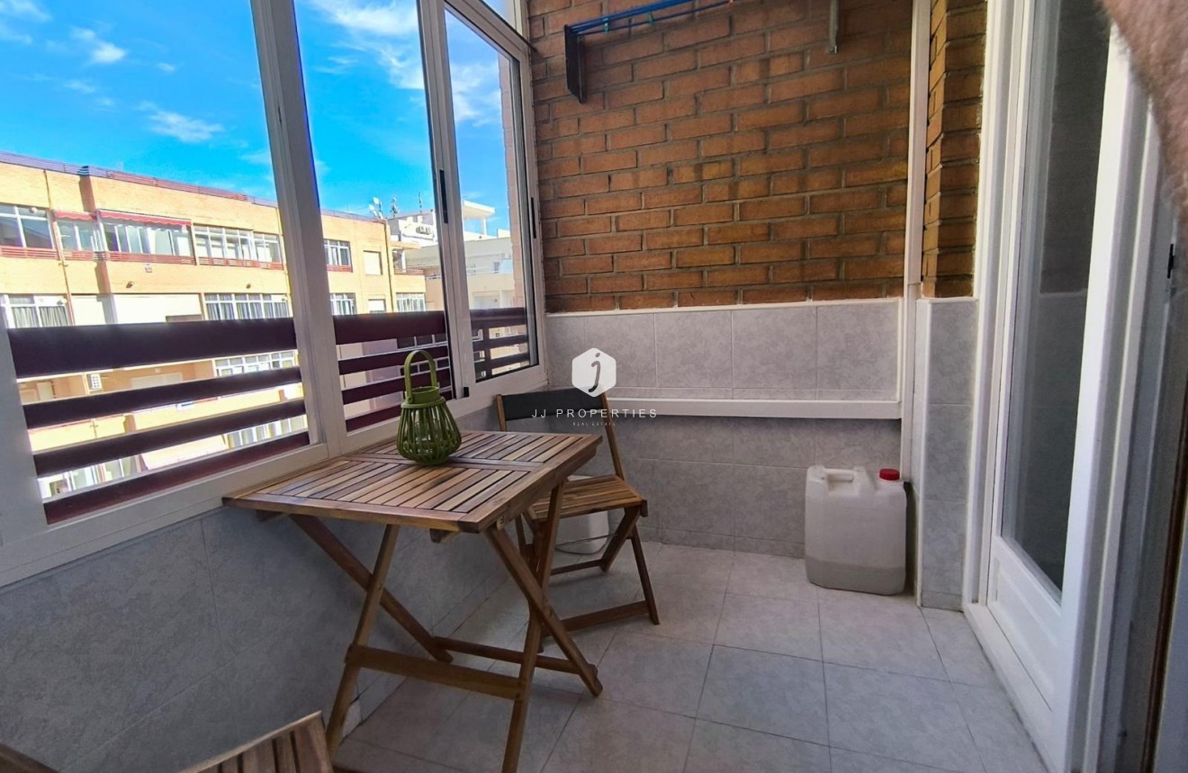 Segunda mano - Apartamento / piso -
Torrevieja - El molino