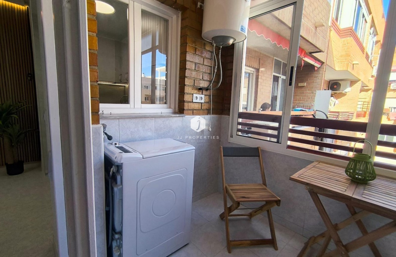 Segunda mano - Apartamento / piso -
Torrevieja - El molino