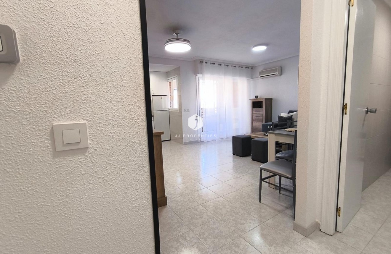 Segunda mano - Apartamento / piso -
Torrevieja - El molino