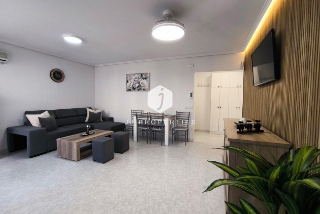 Segunda mano - Apartamento / piso -
Torrevieja - El molino