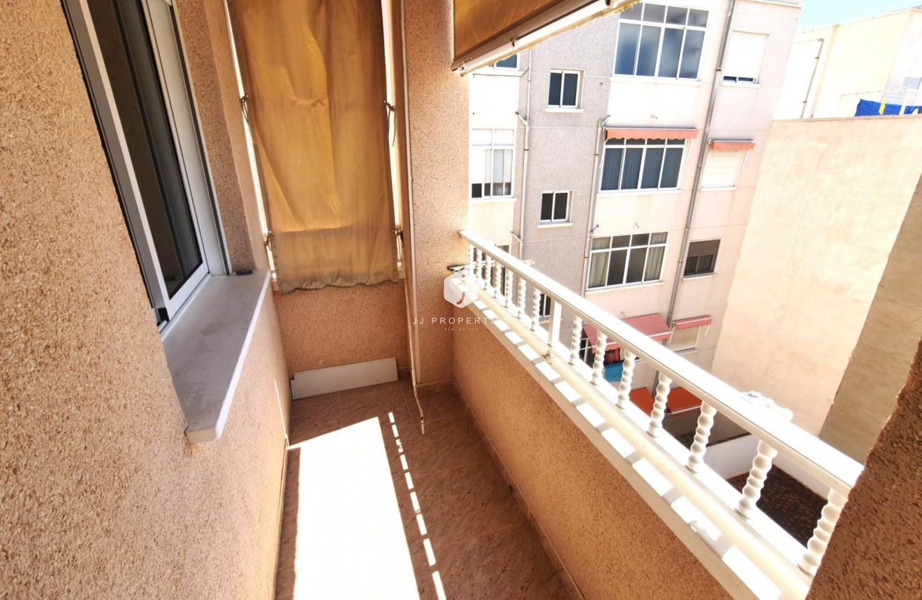 Segunda mano - Apartamento / piso -
Torrevieja - Estacion de autobuses