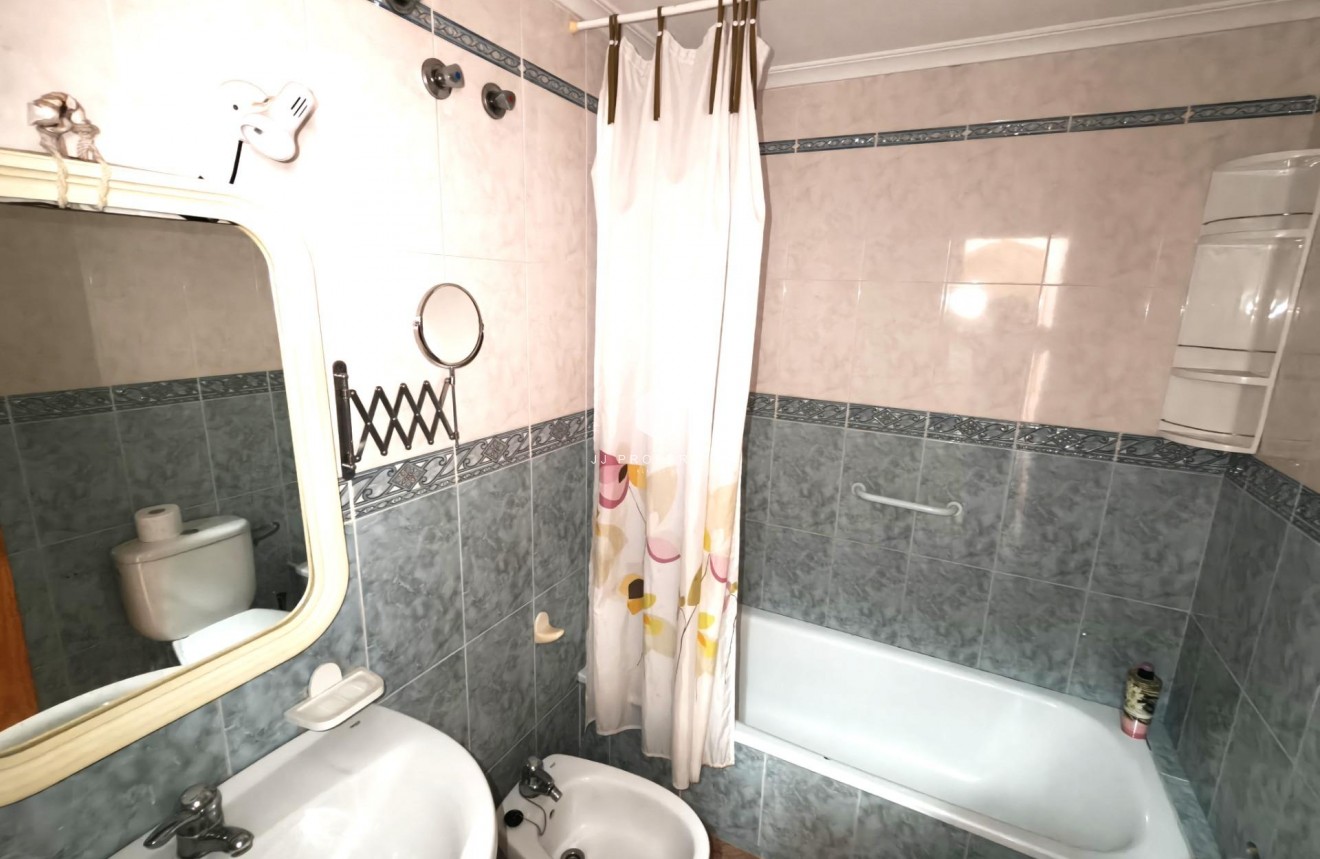 Segunda mano - Apartamento / piso -
Torrevieja - Estacion de autobuses