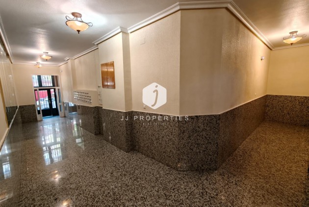 Segunda mano - Apartamento / piso -
Torrevieja - Estacion de autobuses