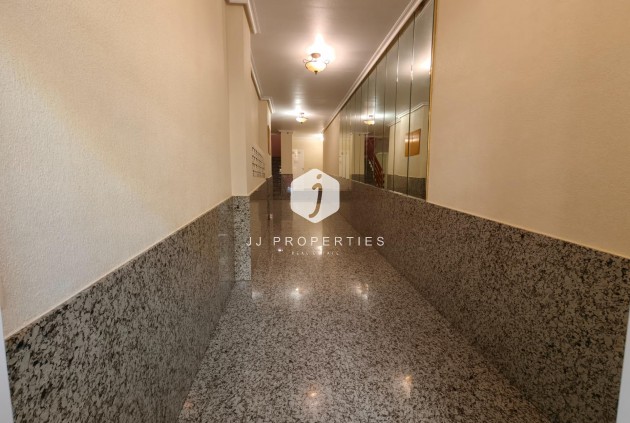 Segunda mano - Apartamento / piso -
Torrevieja - Estacion de autobuses