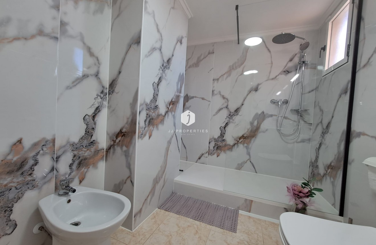 Segunda mano - Apartamento / piso -
Torrevieja - Costa Blanca