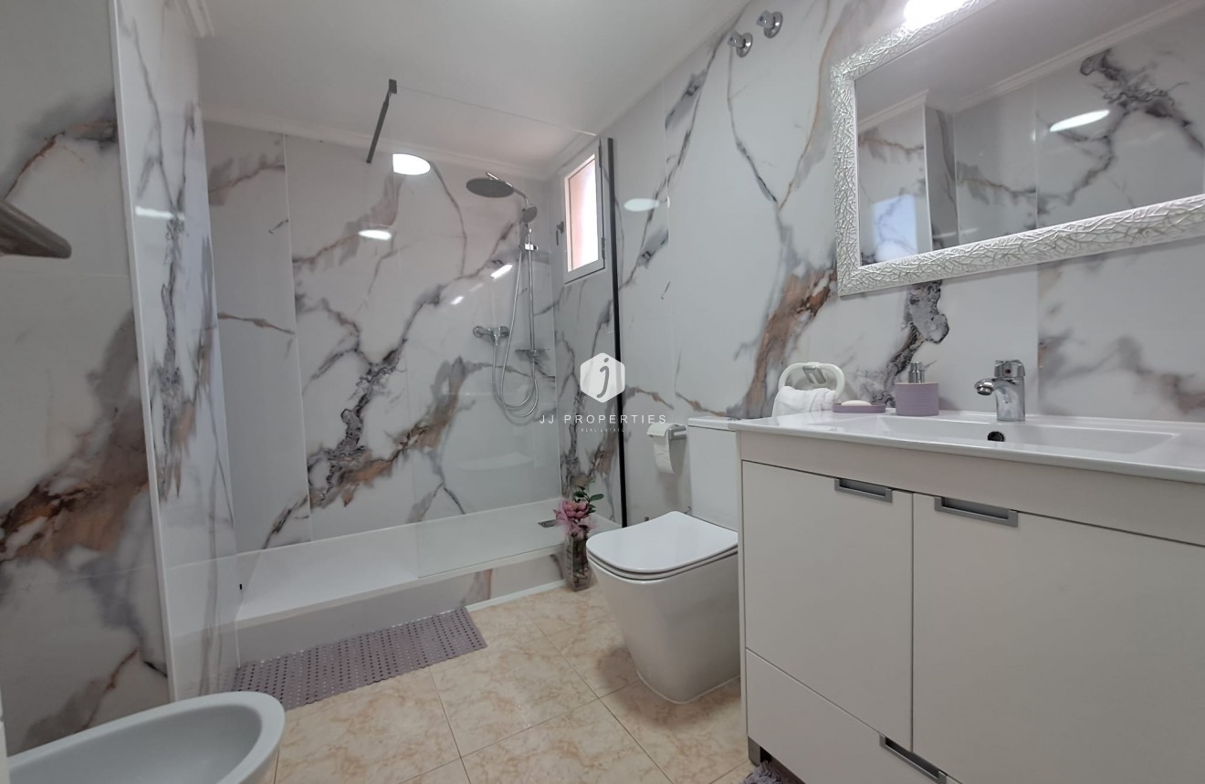 Segunda mano - Apartamento / piso -
Torrevieja - Costa Blanca