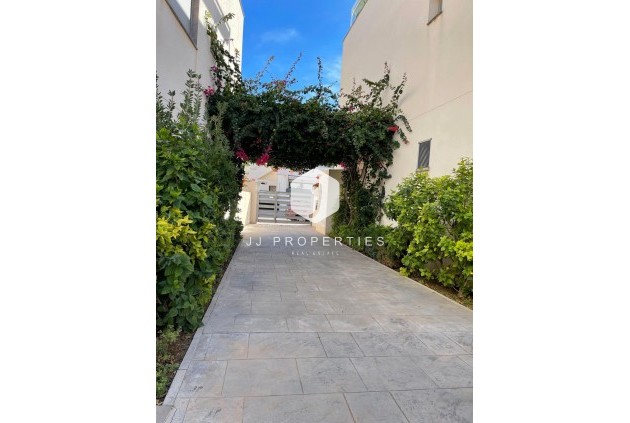 Segunda mano - Bungalow -
Torrevieja - Costa Blanca